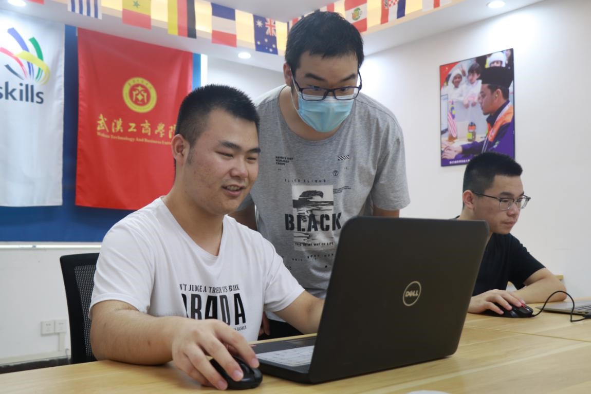 技能體驗周活動在武漢工商學(xué)院成功舉辦，師生共探軟件開發(fā)新趨勢